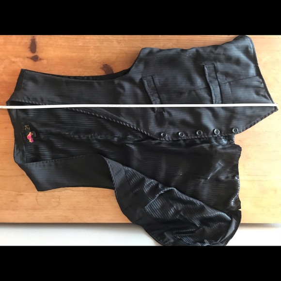 Pin stripe Vest - Picture 6 of 12